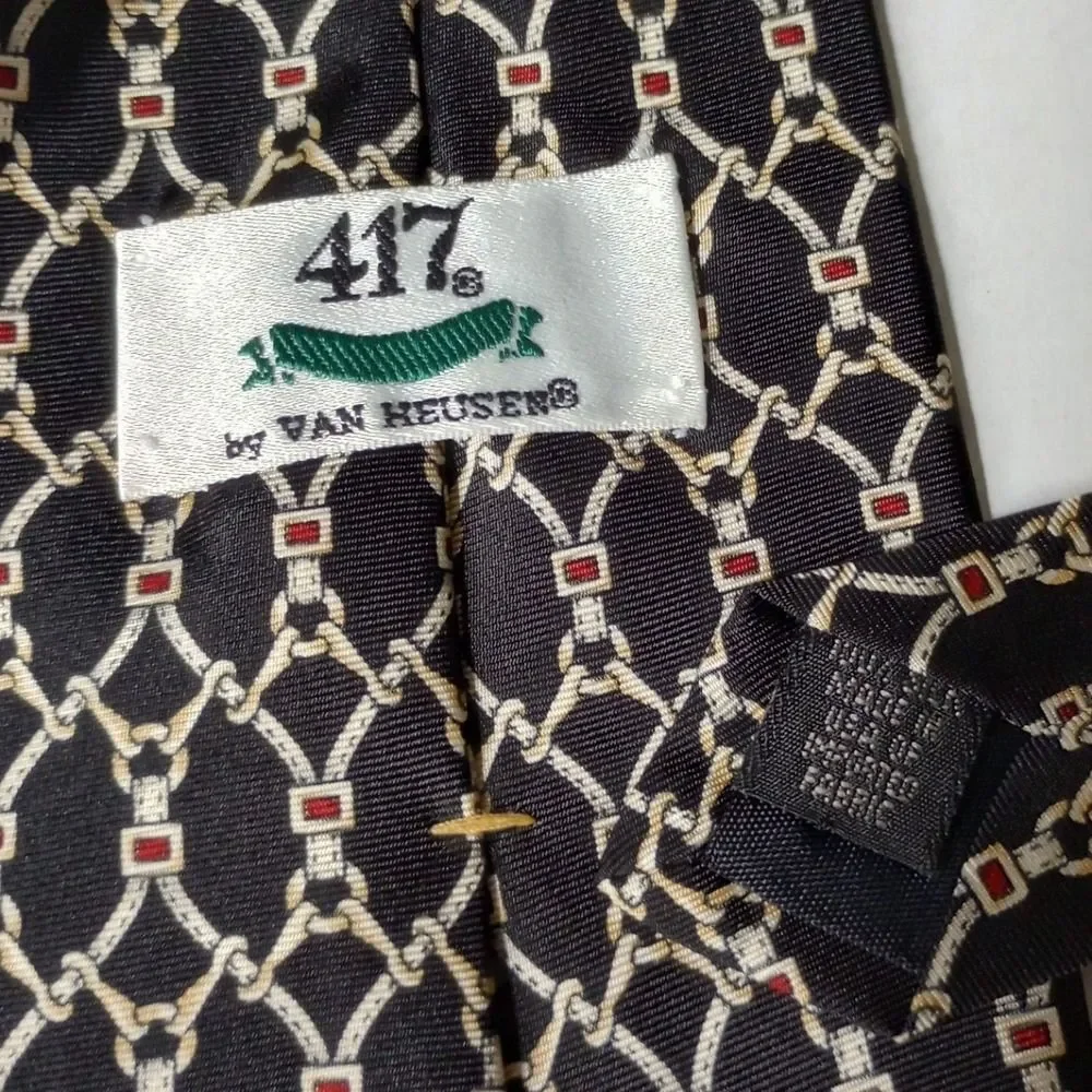 Van Heusen 417 Mens Silk Tie Black Gold Red Geometric Chain Link Pattern Classic